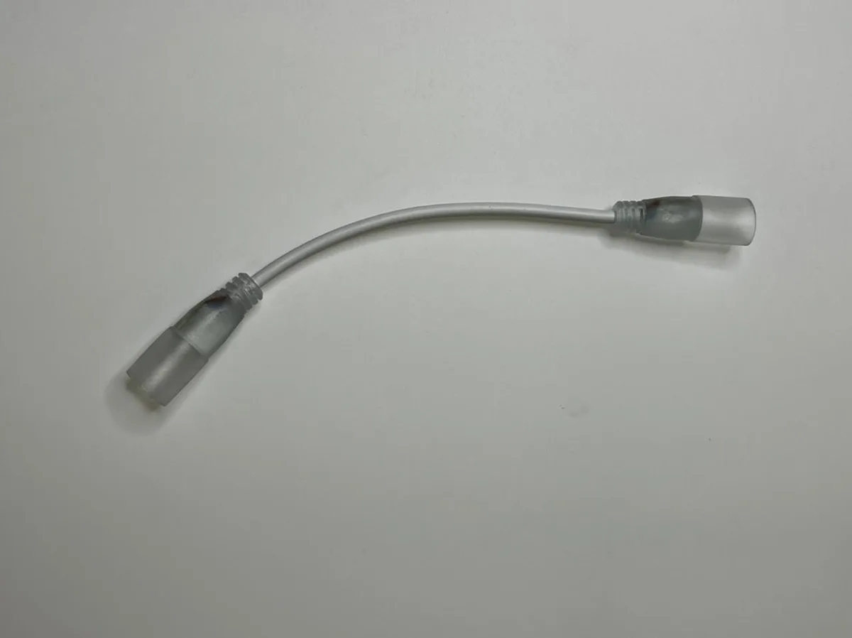 Соединитель на гибком проводе для гибкого круглого неона NeonMos Д16мм 220V и 12V